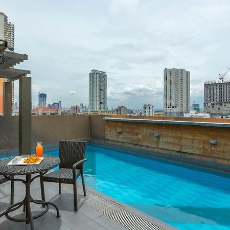 V Hotel Manila Exterior foto